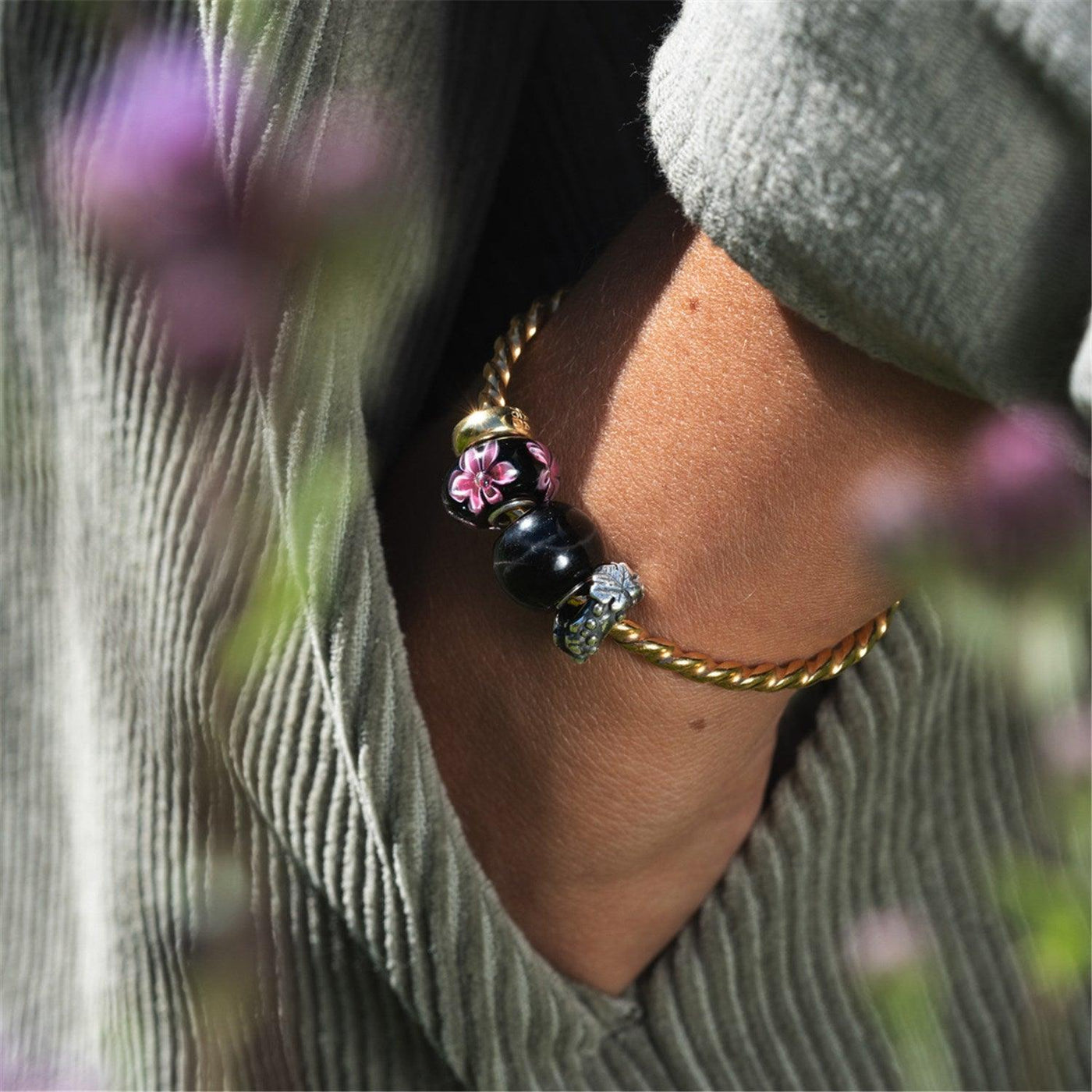 Virág büszkeség bead - Trollbeads Ékszerek Magyarország